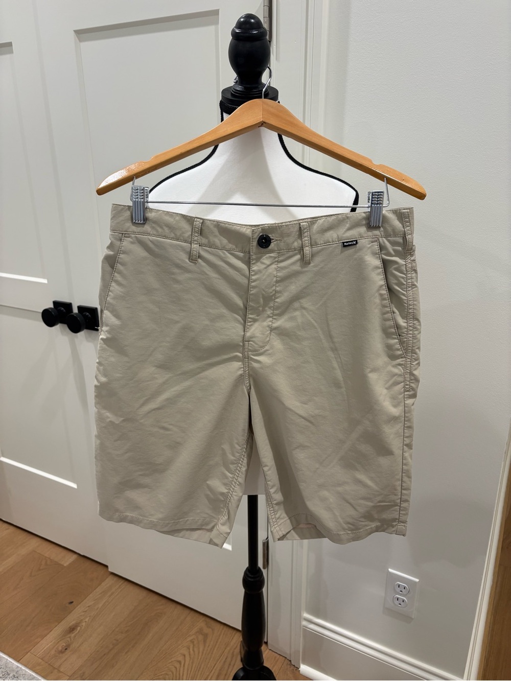 Hurley Men's Flat-Front Chino Shorts - Light Khaki